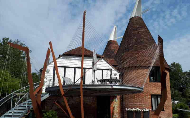 Tension wire suspended deck