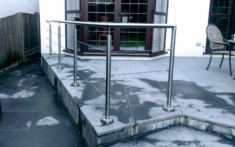 Patio wire balustrade